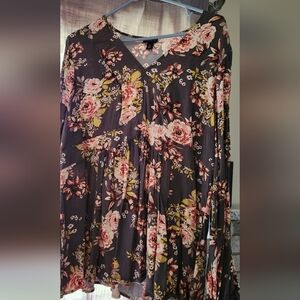 Torrid floral blouse